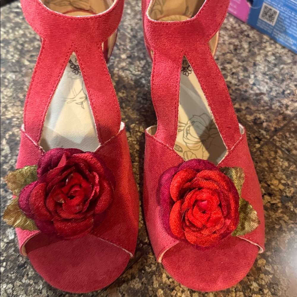 Joyfolie girls  Red Suede Slippers